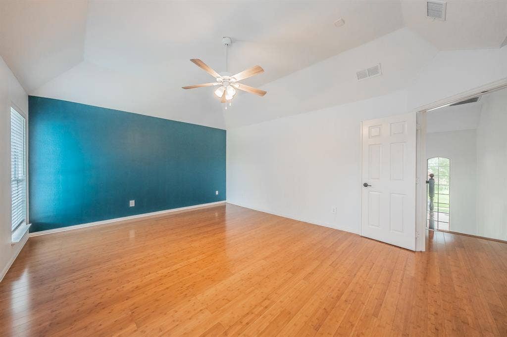 10503 Waters Drive, Irving, TX 75063 10503 Waters Drive, Irving, TX 75063