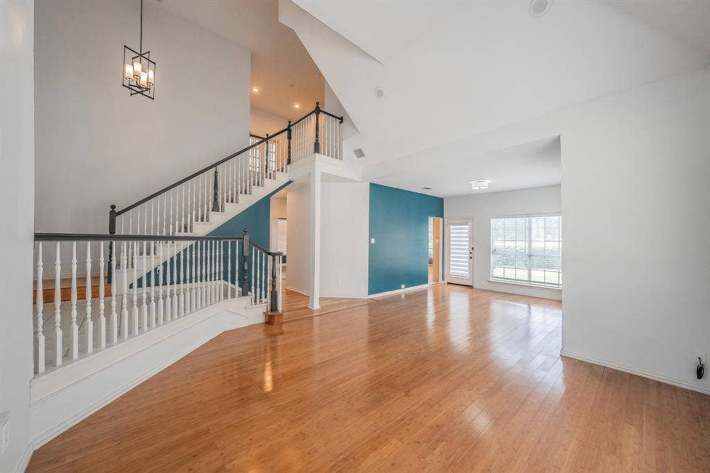 10503 Waters Drive, Irving, TX 75063 10503 Waters Drive, Irving, TX 75063