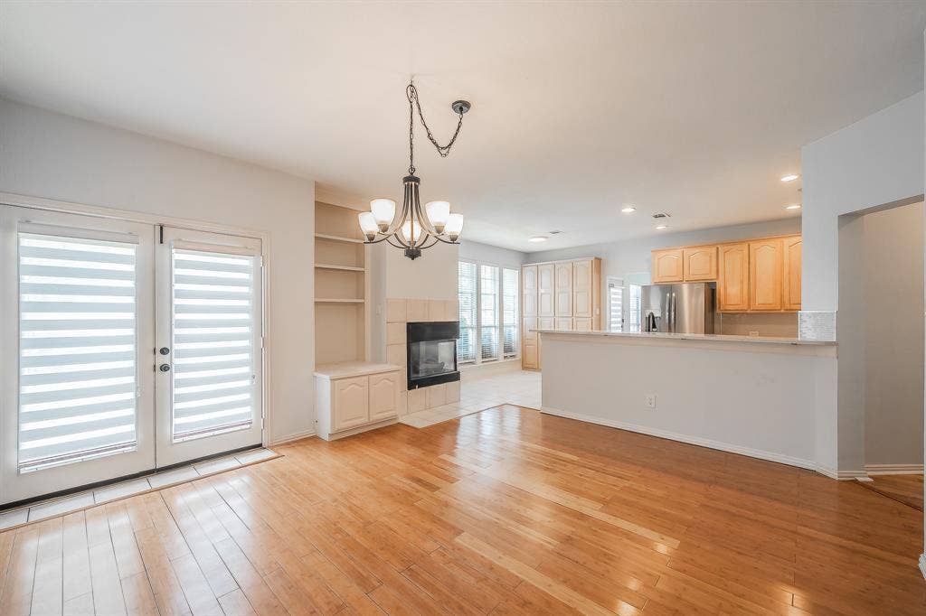 10503 Waters Drive, Irving, TX 75063 10503 Waters Drive, Irving, TX 75063