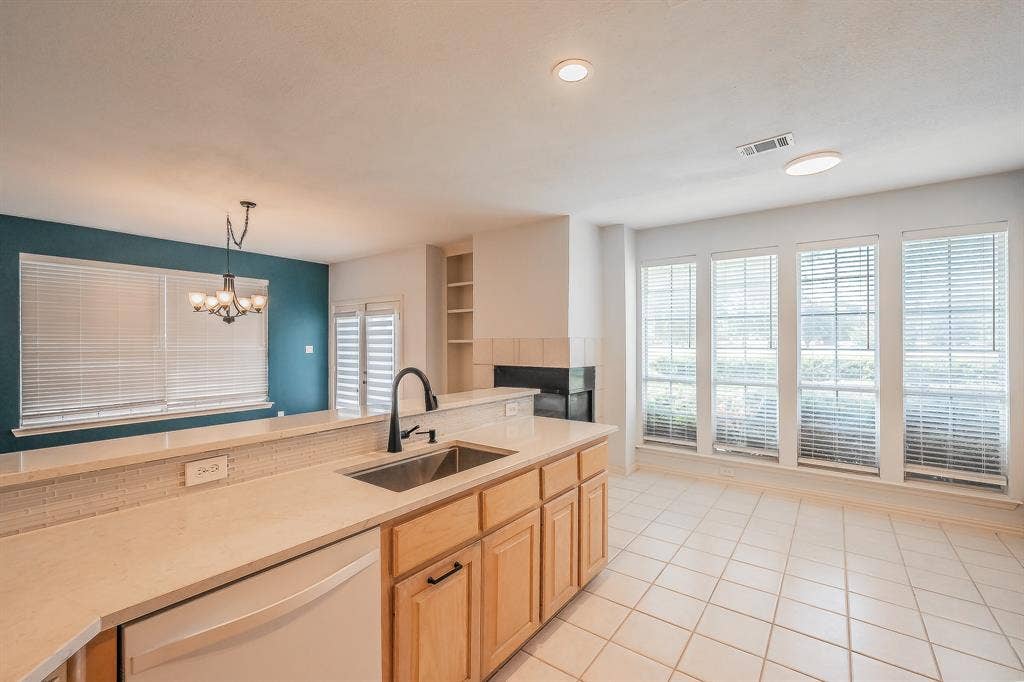 10503 Waters Drive, Irving, TX 75063 10503 Waters Drive, Irving, TX 75063