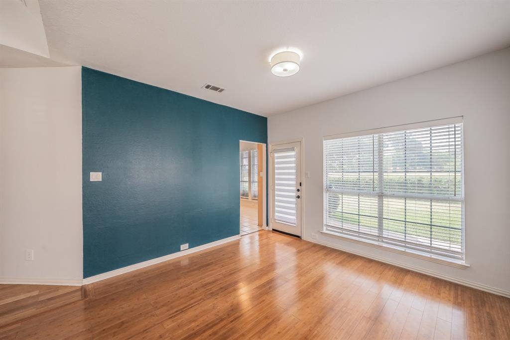 10503 Waters Drive, Irving, TX 75063 10503 Waters Drive, Irving, TX 75063