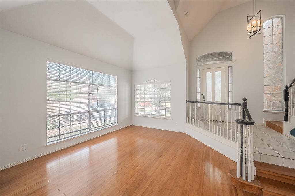 10503 Waters Drive, Irving, TX 75063 10503 Waters Drive, Irving, TX 75063