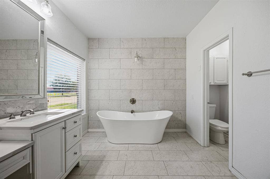 822 Sycamore Creek Road, Allen, TX 75002 822 Sycamore Creek Road, Allen, TX 75002