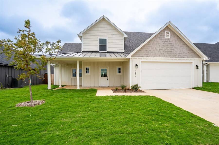 Property photo for 2044 Salina Circle, Granbury, TX