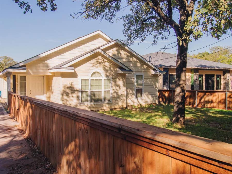 Property photo for 1009 Stuart Road, Denton, TX