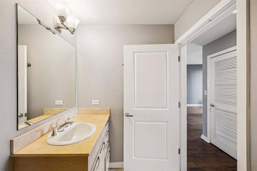 1200 Main Street, #503, Dallas, TX 75202