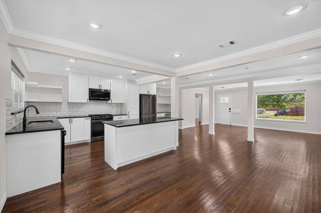 721 Owensons Drive, Dallas, TX 75224 721 Owensons Drive, Dallas, TX 75224