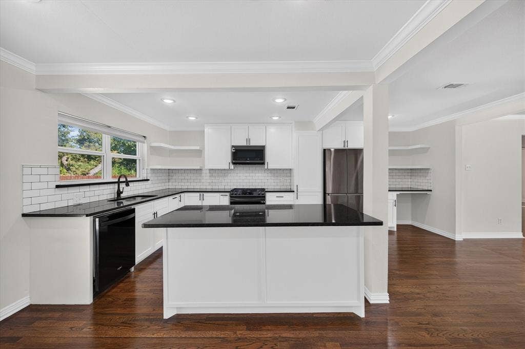 721 Owensons Drive, Dallas, TX 75224 721 Owensons Drive, Dallas, TX 75224