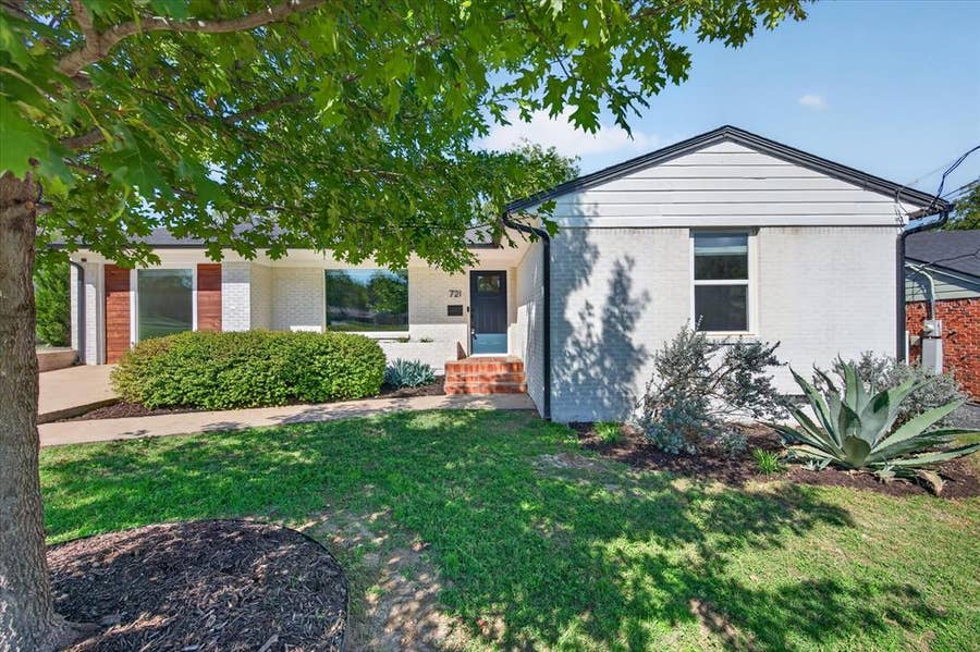 Property photo for 721 Owensons Drive, Dallas, TX