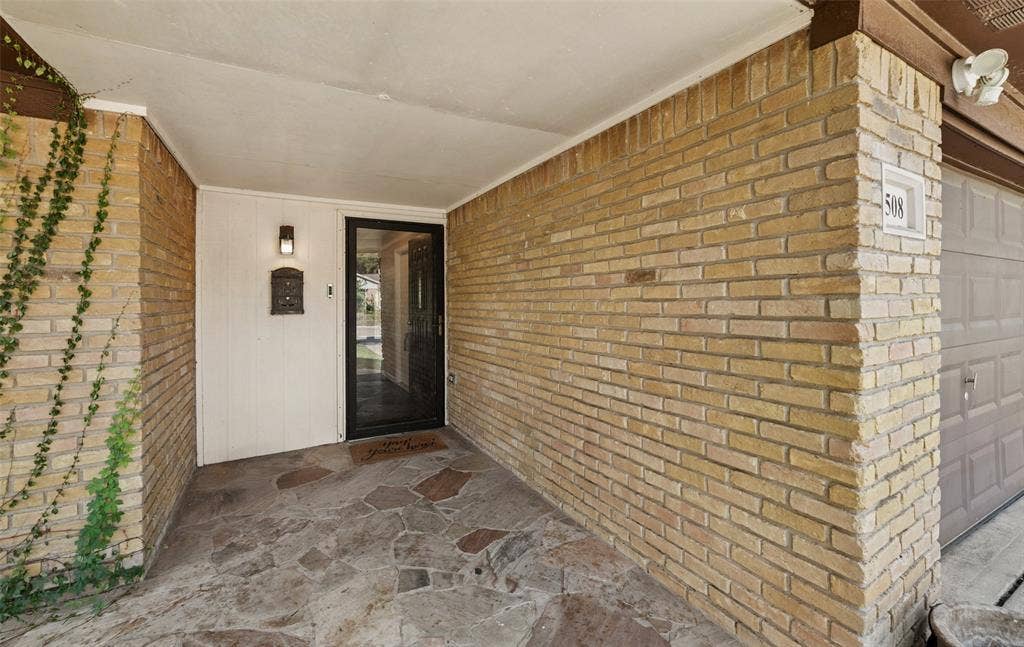 1508 Strawberry Circle, Irving, TX 75060 1508 Strawberry Circle, Irving, TX 75060