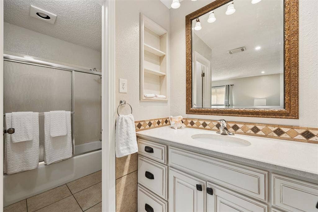 1508 Strawberry Circle, Irving, TX 75060 1508 Strawberry Circle, Irving, TX 75060