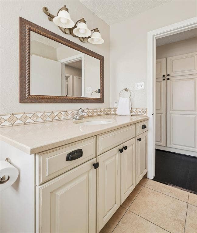 1508 Strawberry Circle, Irving, TX 75060 1508 Strawberry Circle, Irving, TX 75060