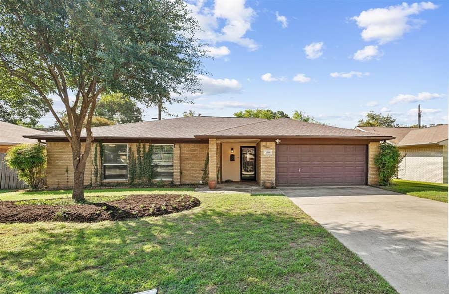 Property photo for 1508 Strawberry Circle, Irving, TX