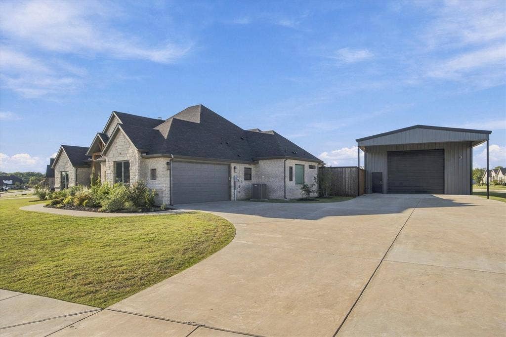 1016 Todd Street, Caddo Mills, TX 75135