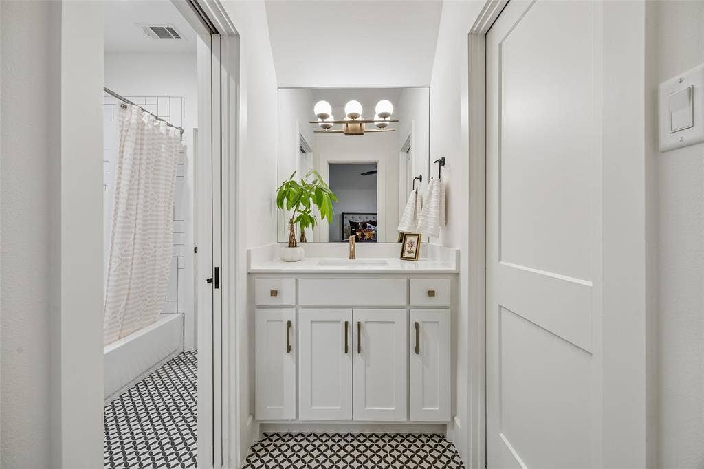 523 Cameron Avenue, Dallas, TX 75223 523 Cameron Avenue, Dallas, TX 75223