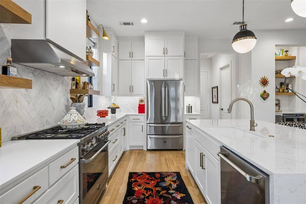 523 Cameron Avenue, Dallas, TX 75223 523 Cameron Avenue, Dallas, TX 75223