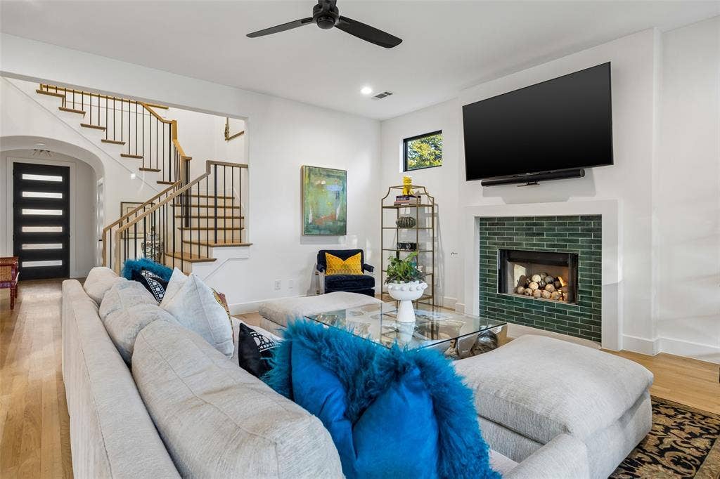 523 Cameron Avenue, Dallas, TX 75223 523 Cameron Avenue, Dallas, TX 75223