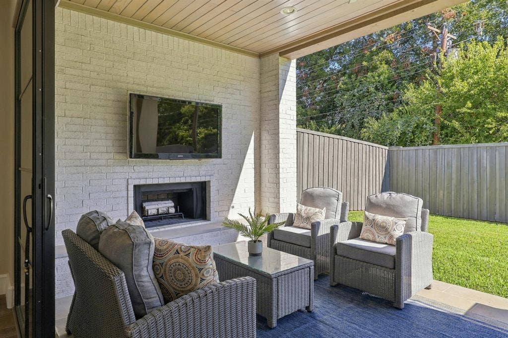 4112 Santa Barbara Drive, Dallas, TX 75214 4112 Santa Barbara Drive, Dallas, TX 75214