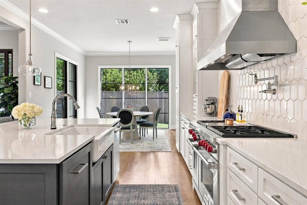 4112 Santa Barbara Drive, Dallas, TX 75214 4112 Santa Barbara Drive, Dallas, TX 75214