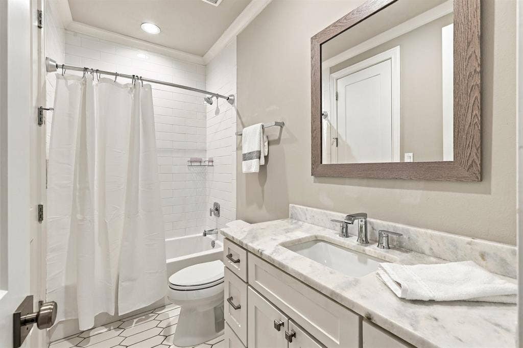 4112 Santa Barbara Drive, Dallas, TX 75214 4112 Santa Barbara Drive, Dallas, TX 75214