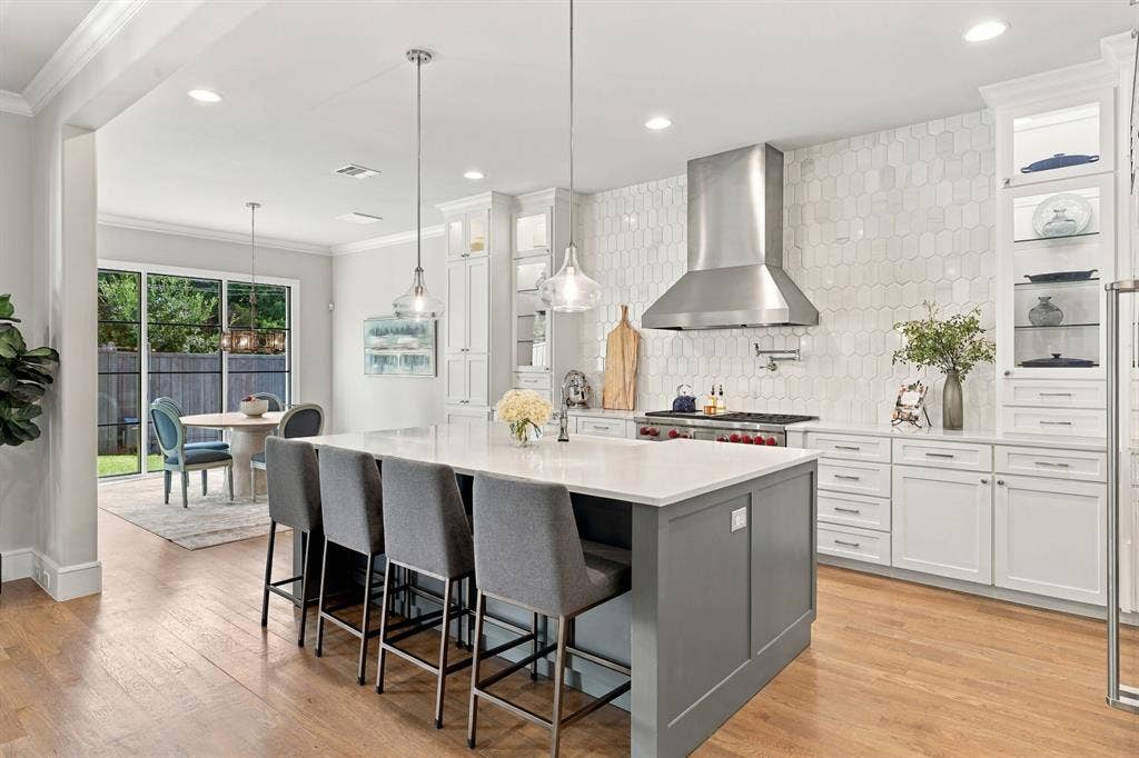 4112 Santa Barbara Drive, Dallas, TX 75214 4112 Santa Barbara Drive, Dallas, TX 75214