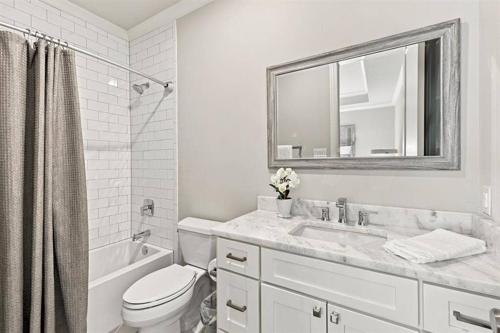 4112 Santa Barbara Drive, Dallas, TX 75214 4112 Santa Barbara Drive, Dallas, TX 75214