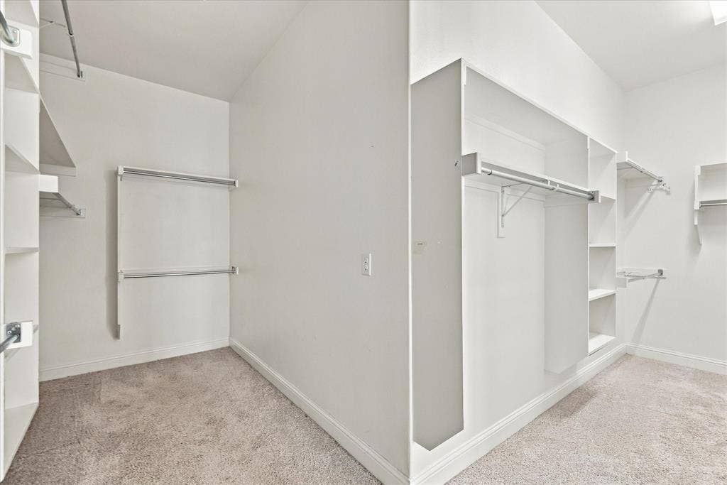 6200 Corsica Way, Plano, TX 75024 Huge walk-in primary closet
