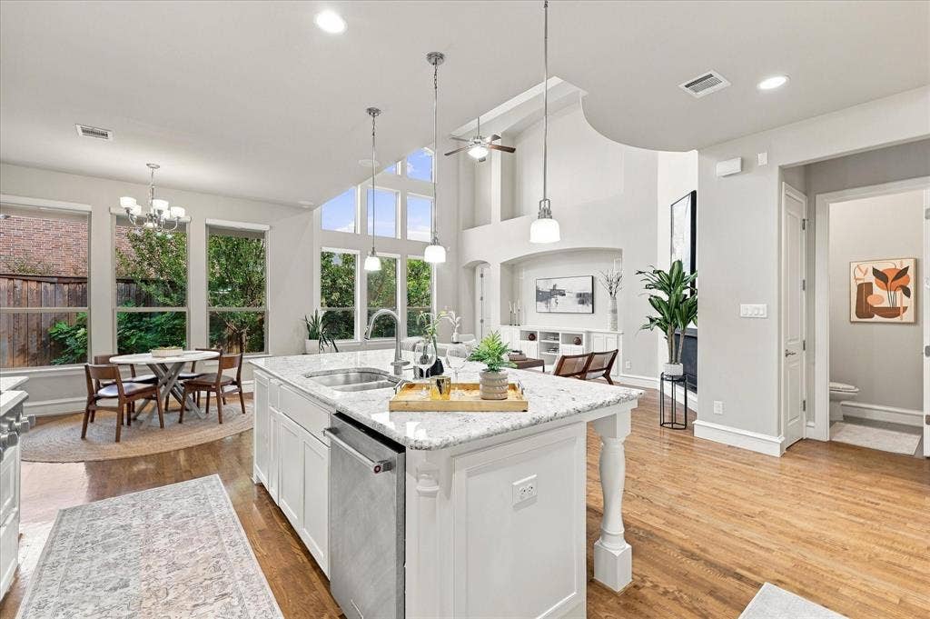 6200 Corsica Way, Plano, TX 75024 Large island with upgraded granite