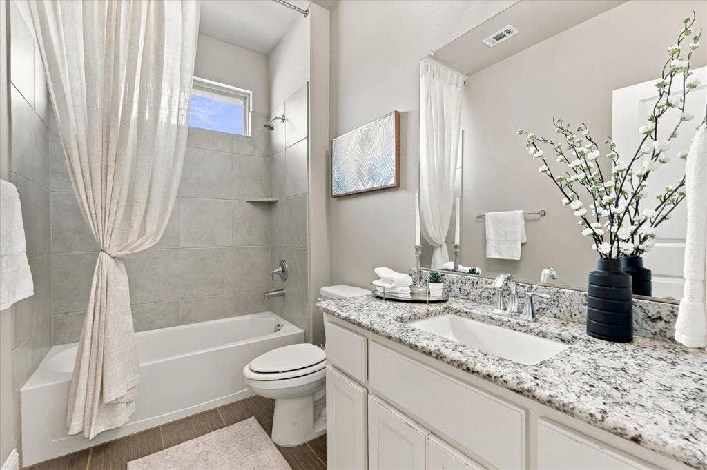 6200 Corsica Way, Plano, TX 75024 Adjacent hall guest bathroom with granite counters