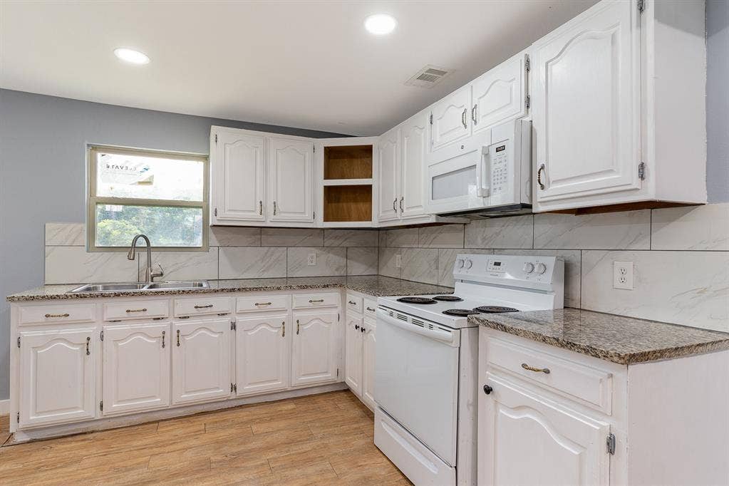 4621 Owenwood Avenue, Dallas, TX 75223 4621 Owenwood Avenue, Dallas, TX 75223