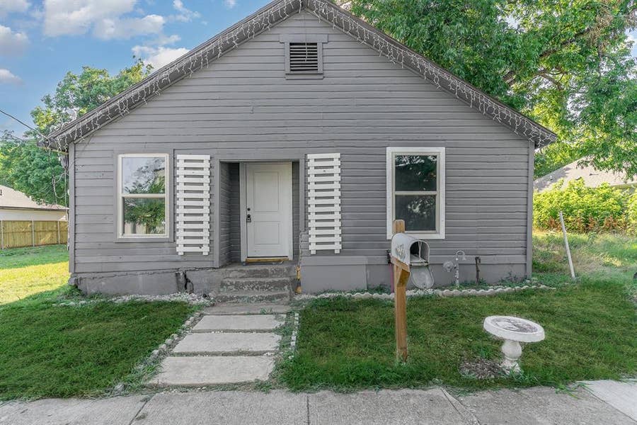 Property photo for 4621 Owenwood Avenue, Dallas, TX