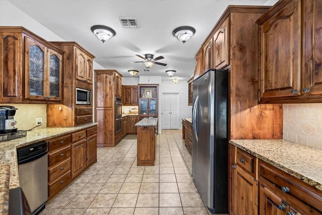 3410 Christina Court N, Athens, TX 75752 3410 Christina Court N, Athens, TX 75752