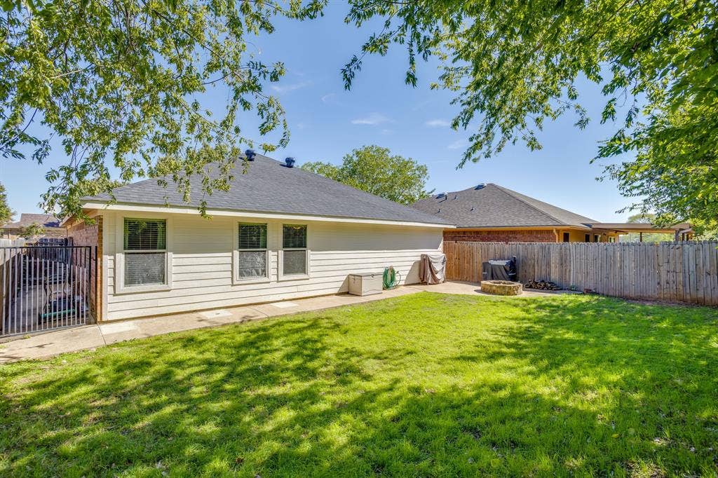 4002 Sapphire Lane, Granbury, TX 76049 4002 Sapphire Lane, Granbury, TX 76049
