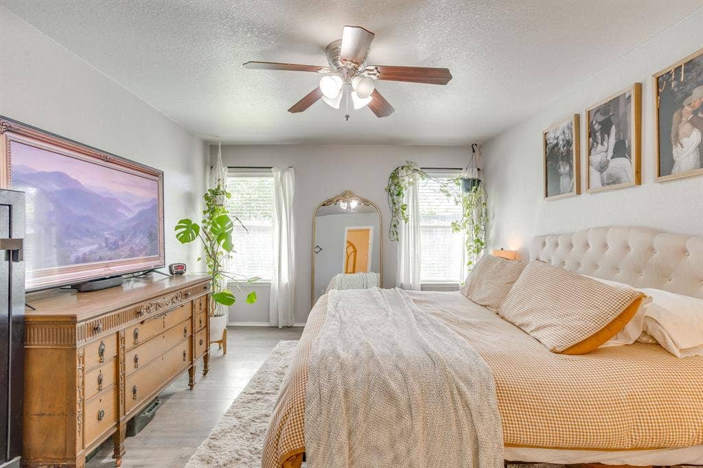 4002 Sapphire Lane, Granbury, TX 76049 4002 Sapphire Lane, Granbury, TX 76049