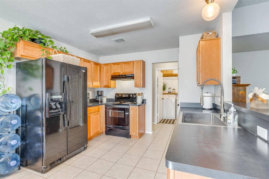 4002 Sapphire Lane, Granbury, TX 76049 4002 Sapphire Lane, Granbury, TX 76049