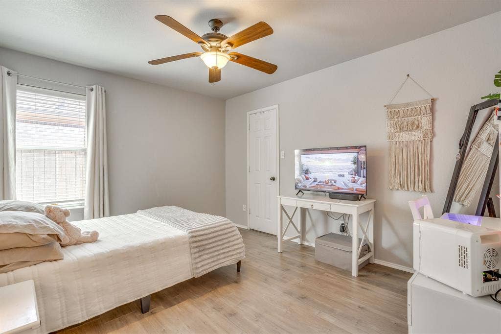 4002 Sapphire Lane, Granbury, TX 76049 4002 Sapphire Lane, Granbury, TX 76049