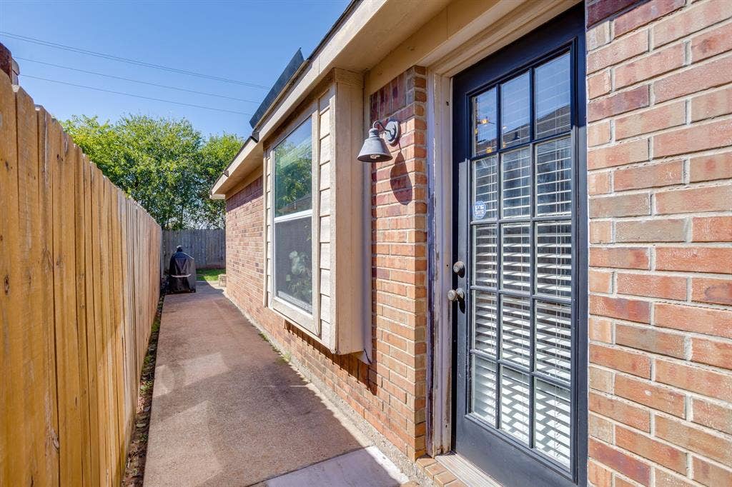 4002 Sapphire Lane, Granbury, TX 76049 4002 Sapphire Lane, Granbury, TX 76049