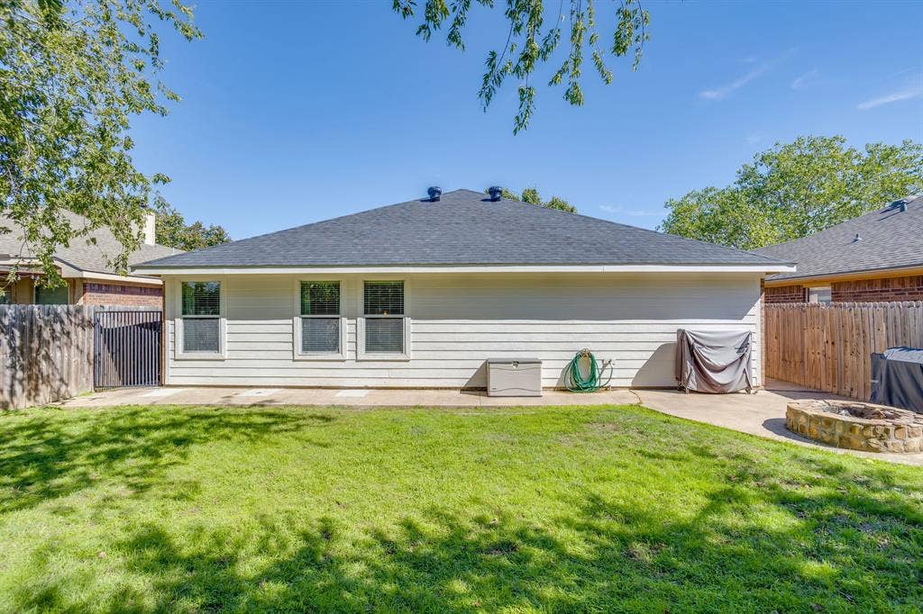 4002 Sapphire Lane, Granbury, TX 76049 4002 Sapphire Lane, Granbury, TX 76049