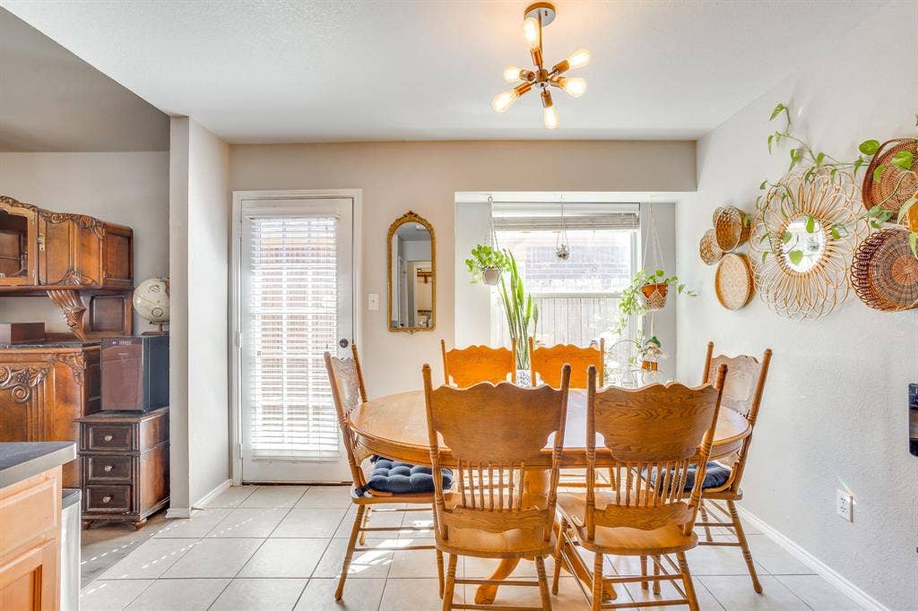 4002 Sapphire Lane, Granbury, TX 76049 4002 Sapphire Lane, Granbury, TX 76049