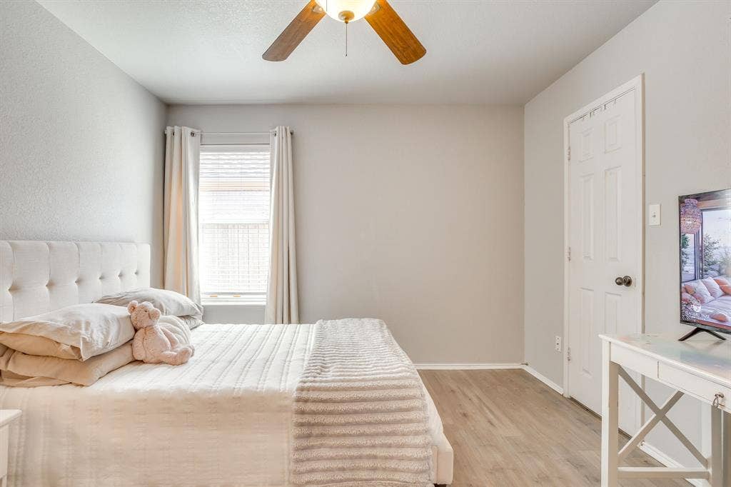 4002 Sapphire Lane, Granbury, TX 76049 4002 Sapphire Lane, Granbury, TX 76049