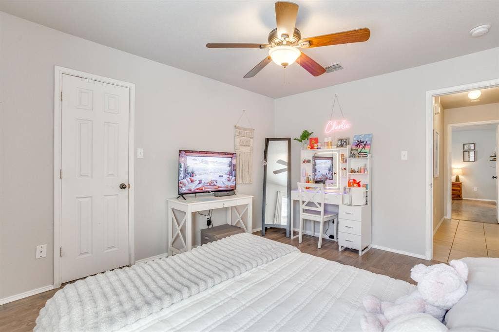 4002 Sapphire Lane, Granbury, TX 76049 4002 Sapphire Lane, Granbury, TX 76049