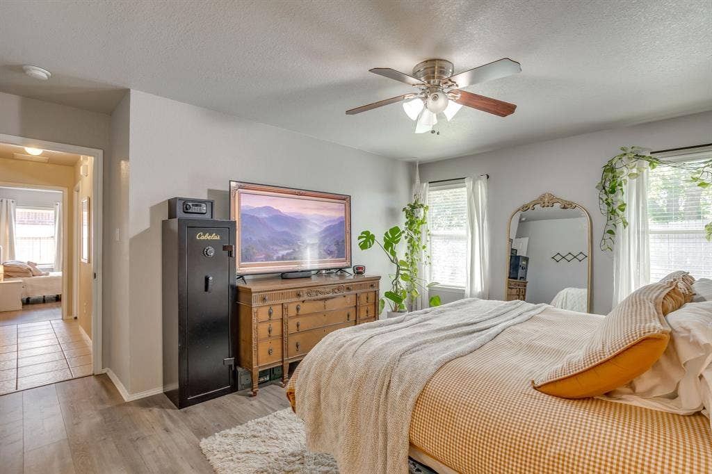 4002 Sapphire Lane, Granbury, TX 76049 4002 Sapphire Lane, Granbury, TX 76049