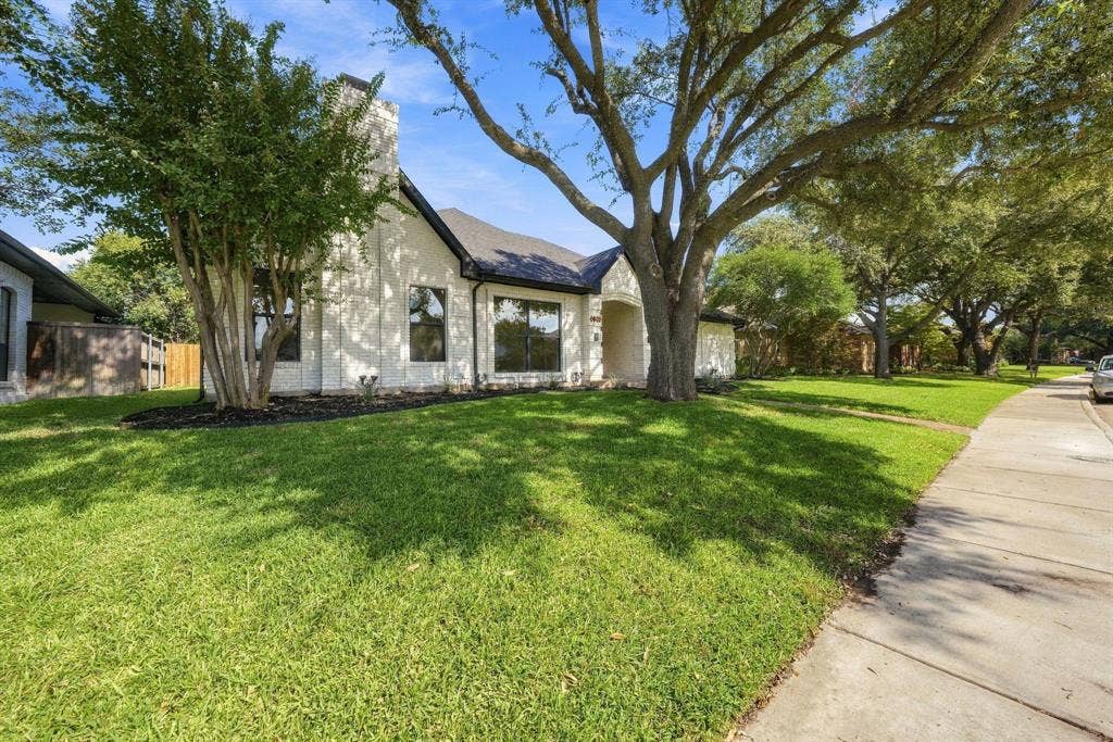 6803 Flanary Lane, Dallas, TX 75252