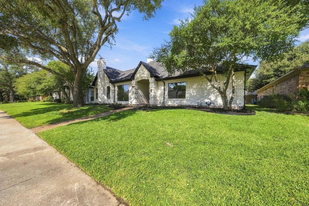 6803 Flanary Lane, Dallas, TX 75252