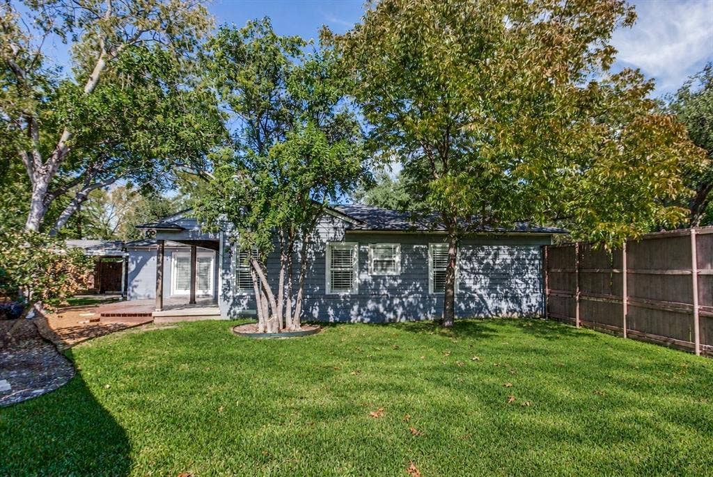 6507 Starling Circle, Dallas, TX 75209 Oversized fenced backyard