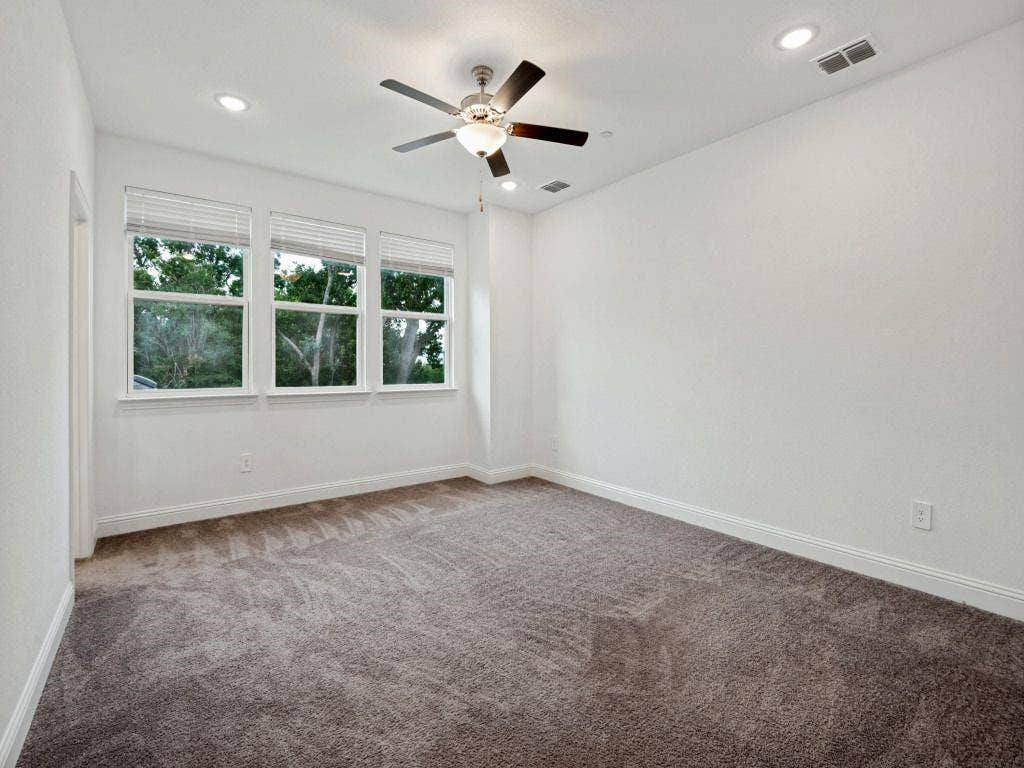 1024 Thomas Place, Carrollton, TX 75006 1024 Thomas Place, Carrollton, TX 75006