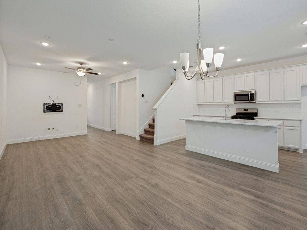 1024 Thomas Place, Carrollton, TX 75006 1024 Thomas Place, Carrollton, TX 75006
