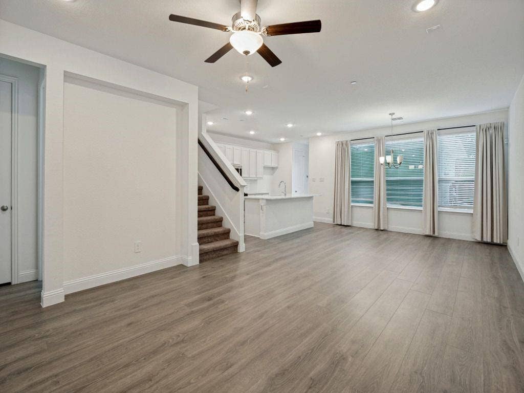 1024 Thomas Place, Carrollton, TX 75006 1024 Thomas Place, Carrollton, TX 75006