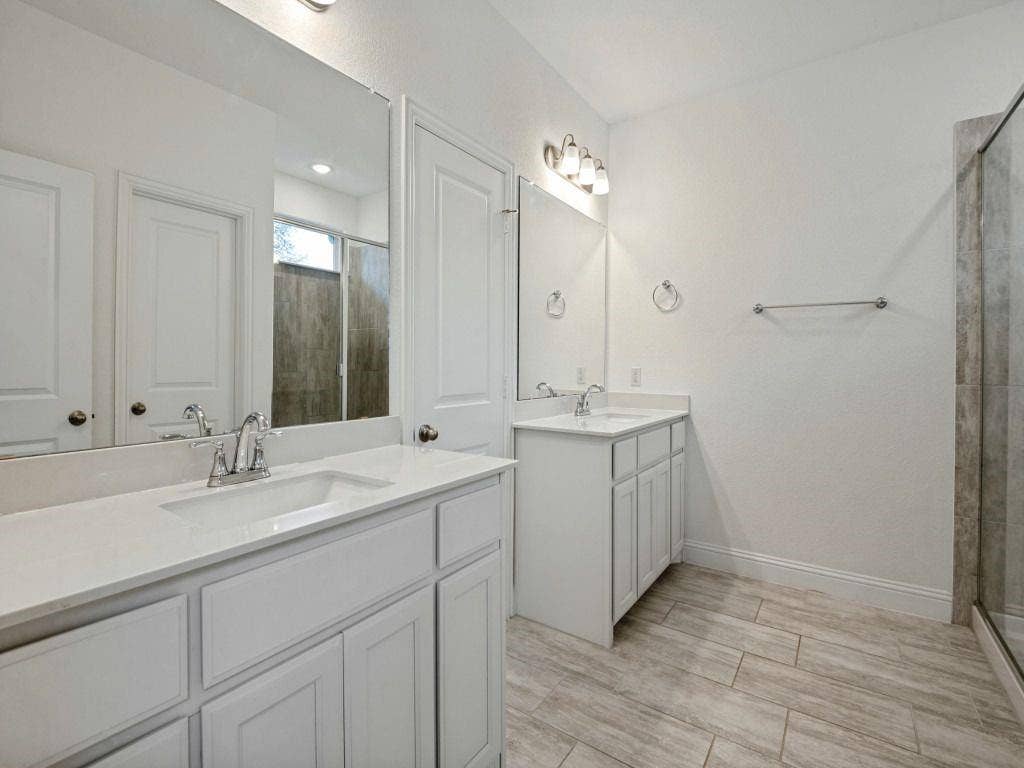 1024 Thomas Place, Carrollton, TX 75006 1024 Thomas Place, Carrollton, TX 75006