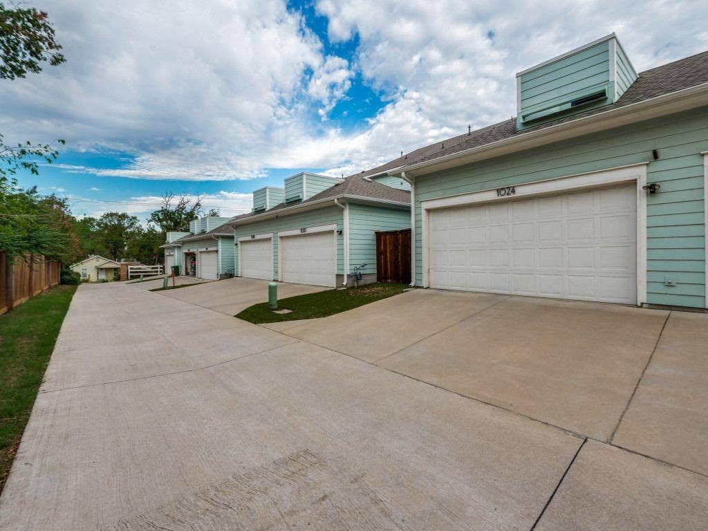 1024 Thomas Place, Carrollton, TX 75006 1024 Thomas Place, Carrollton, TX 75006